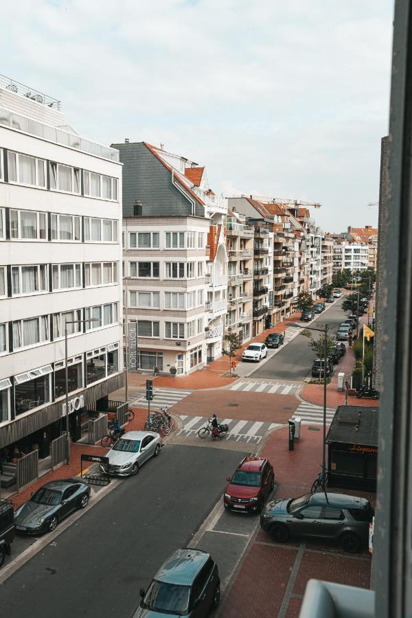 Cosy Appartement- 2 Slaapkamers Schuin Zeezicht Met Garage Knokke-Heist Exterior photo